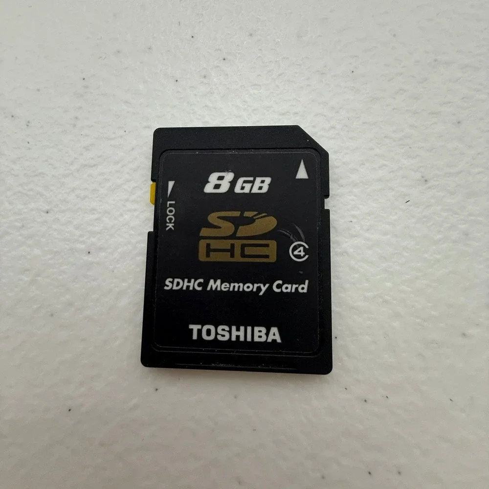 Toshiba 8GB SDHC Memory Card Class 4 SD-K08G‎ Made in Japan Black Storage Card